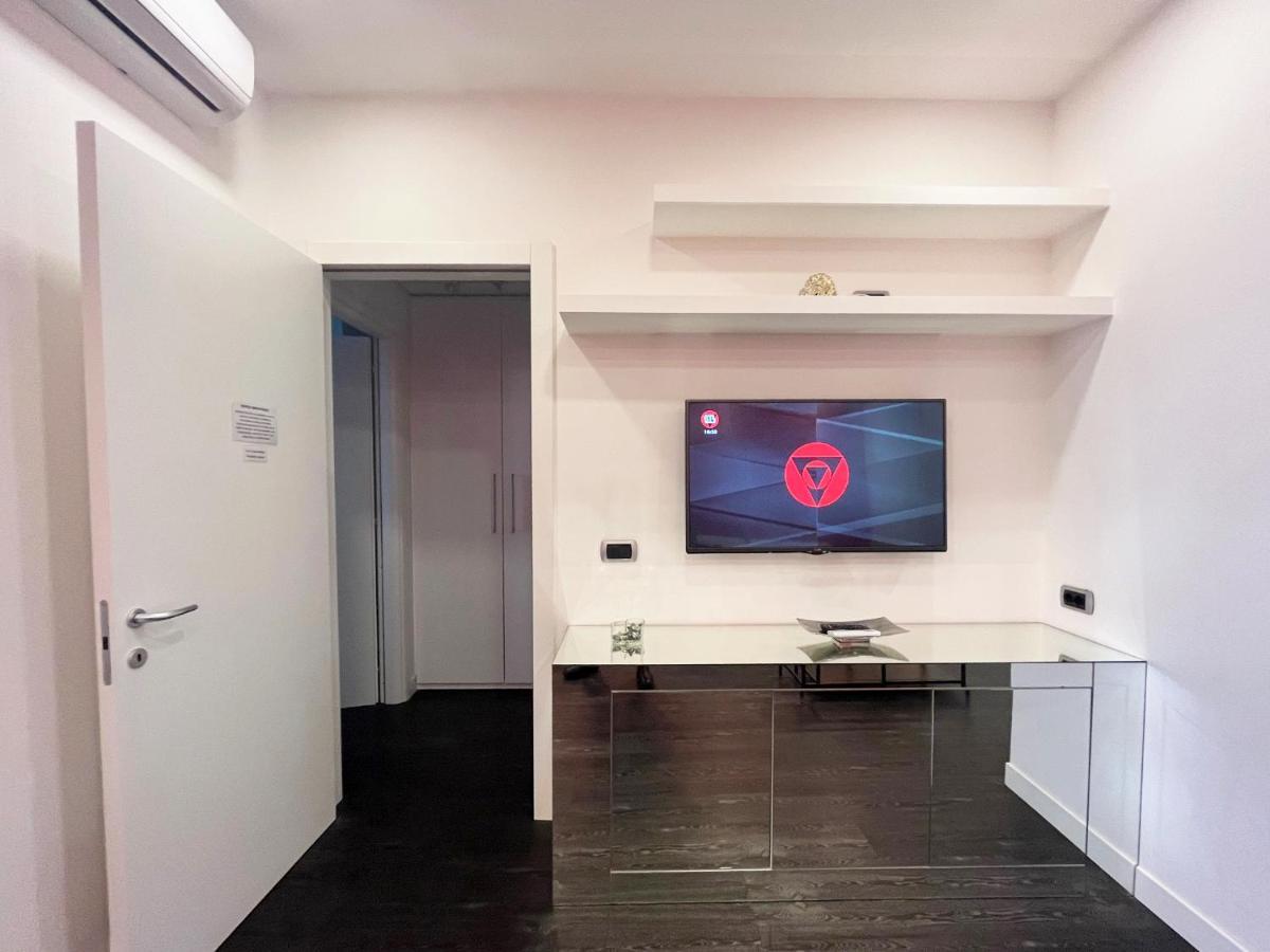 Elegante Bilocale Torre Pontina Apartment Латина Екстериор снимка
