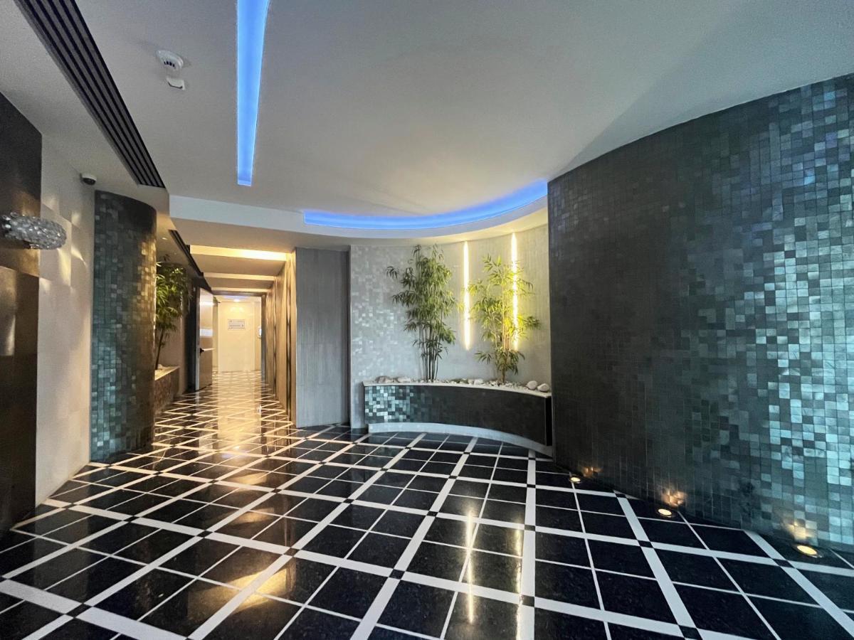 Elegante Bilocale Torre Pontina Apartment Латина Екстериор снимка