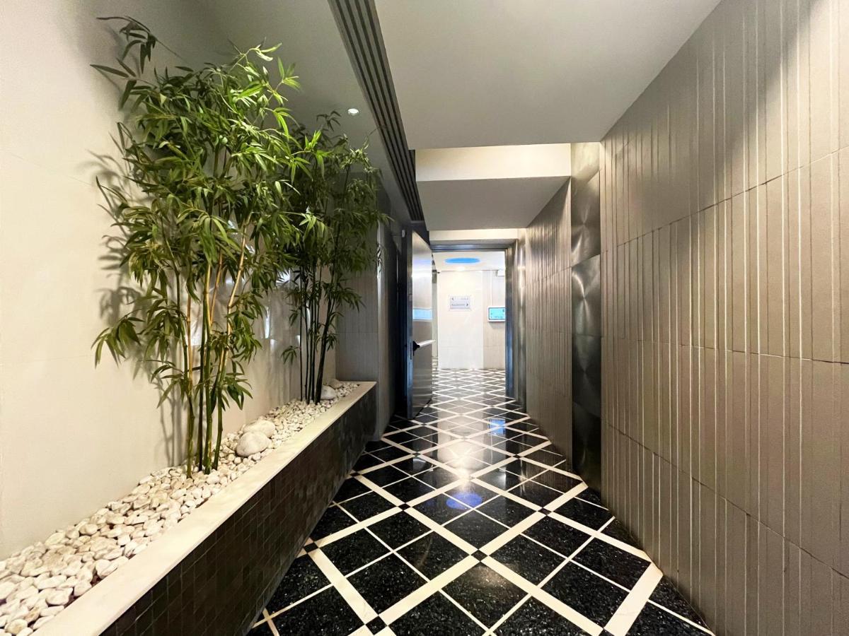 Elegante Bilocale Torre Pontina Apartment Латина Екстериор снимка